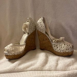 Nine West platform wedges; white lace with cork platform. Size 5